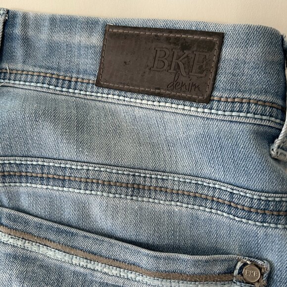 BKE Payton Jeans Womens size 31R Light Wash Boot Cut Stretch distressed ABK1233 - Picture 12 of 16